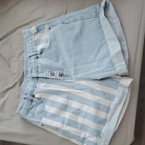 Size M. High waisted, light blue half striped shorts.